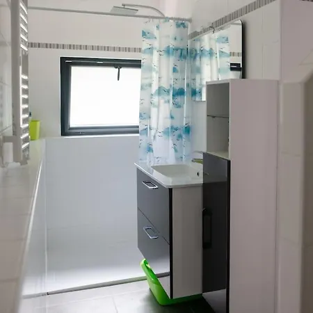 Maison De Caractere Hyper Centre Holiday home *